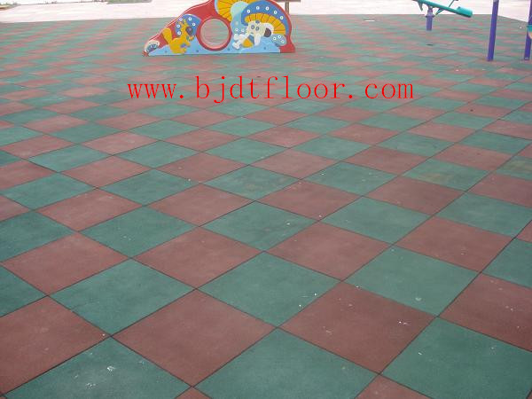 蓮花山滑雪場（橡膠地墊）